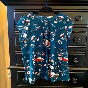 Fin2Fun green floral short-sleeve blouse